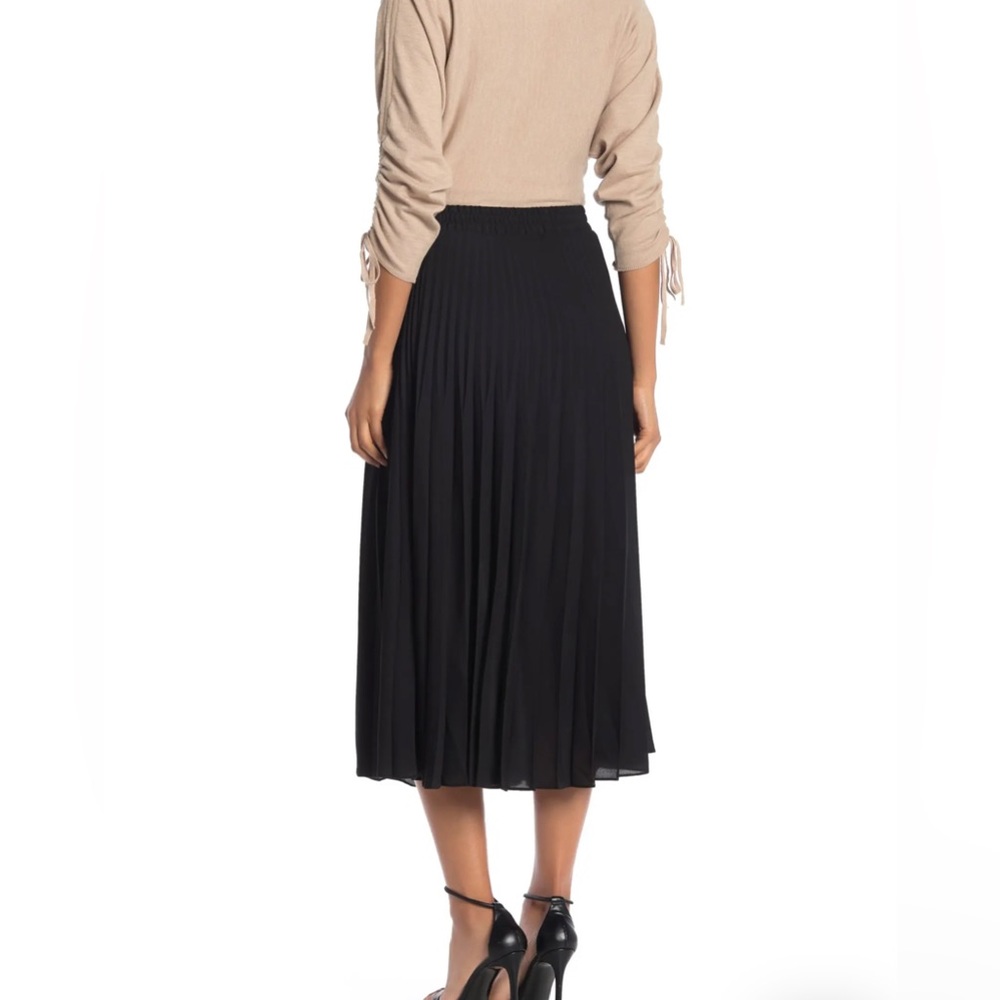 NWT Max Studio Pleated Skirt Size M